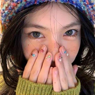 吉丝兰·马克斯韦尔：富淫